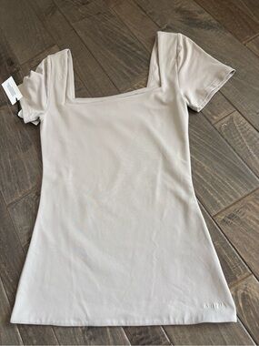 Aritzia Square Neck contour Short Sleeve Top